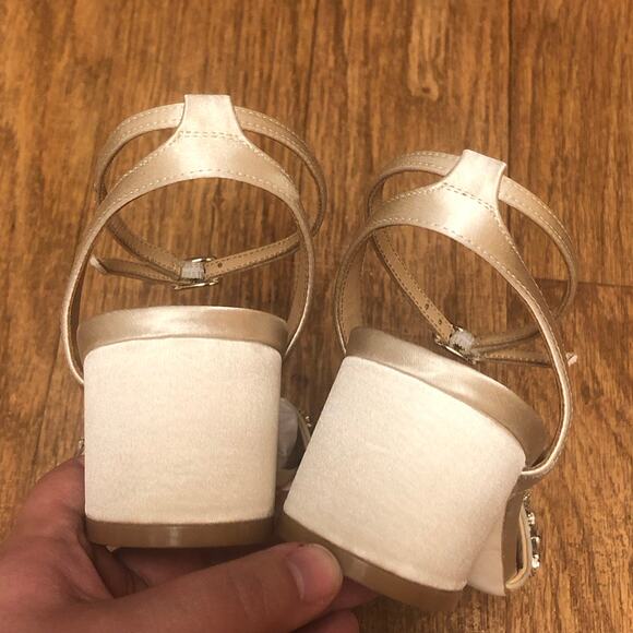 Badgley Mischka Ivanna Embellished Evening Shoe Heels Size 6 - Picture 12 of 16